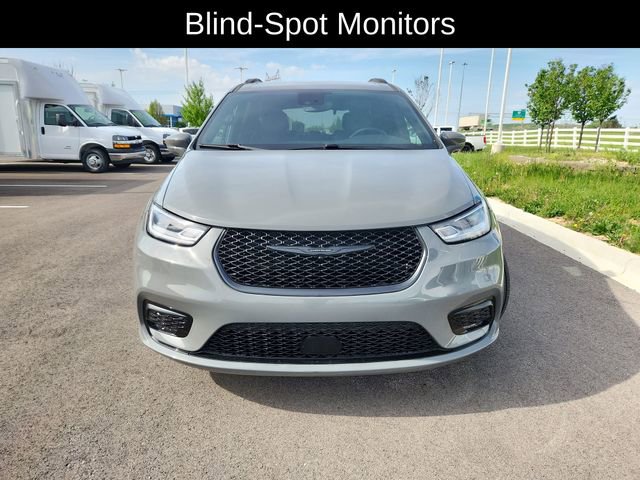 2021 Chrysler Pacifica Touring-L