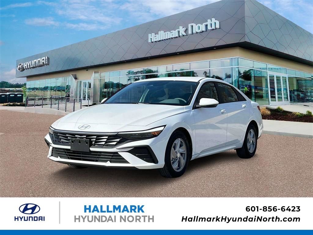 Used 2025 Hyundai Elantra SE w/ Cargo Package
