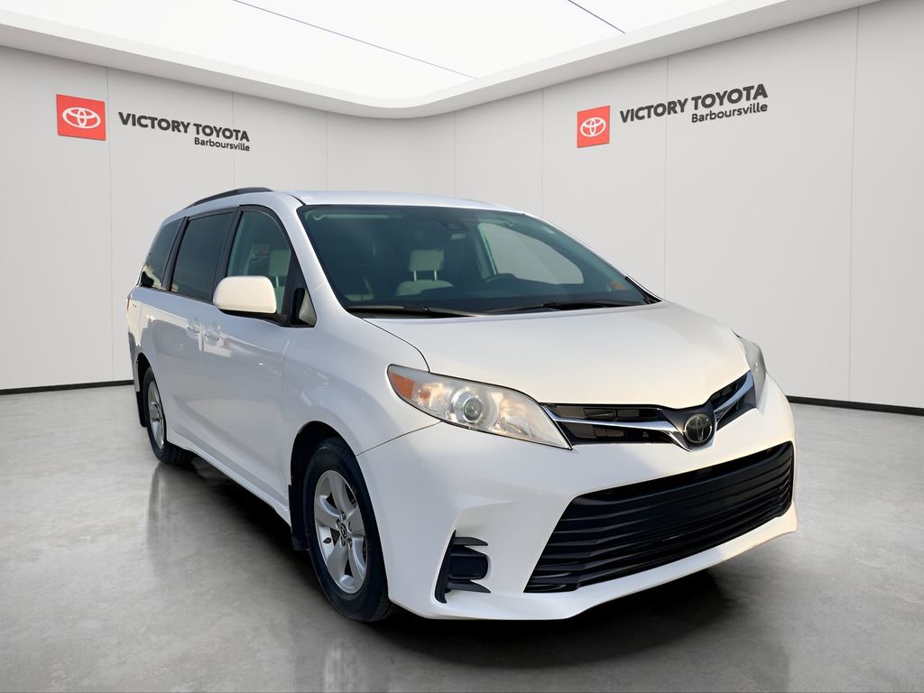2020 Toyota Sienna LE