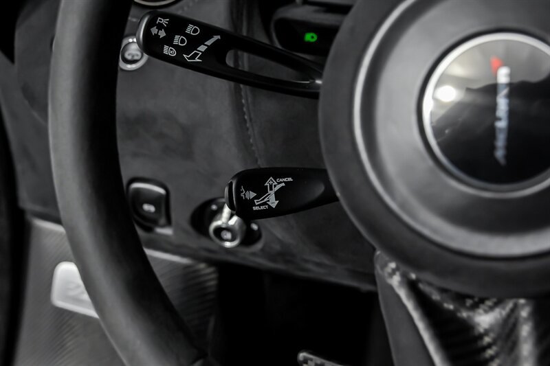 Used 2018 McLaren 720S Luxury photo 31