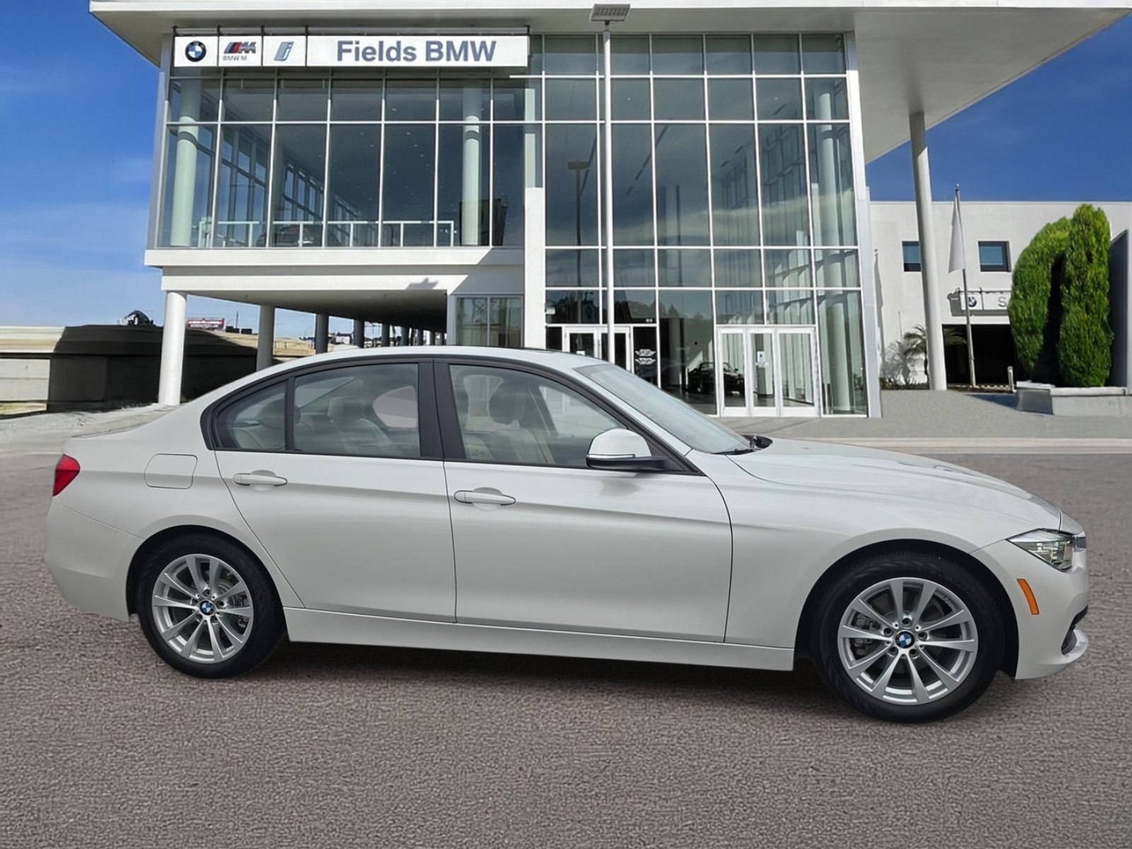 Used 2018 BMW 320i Sedan