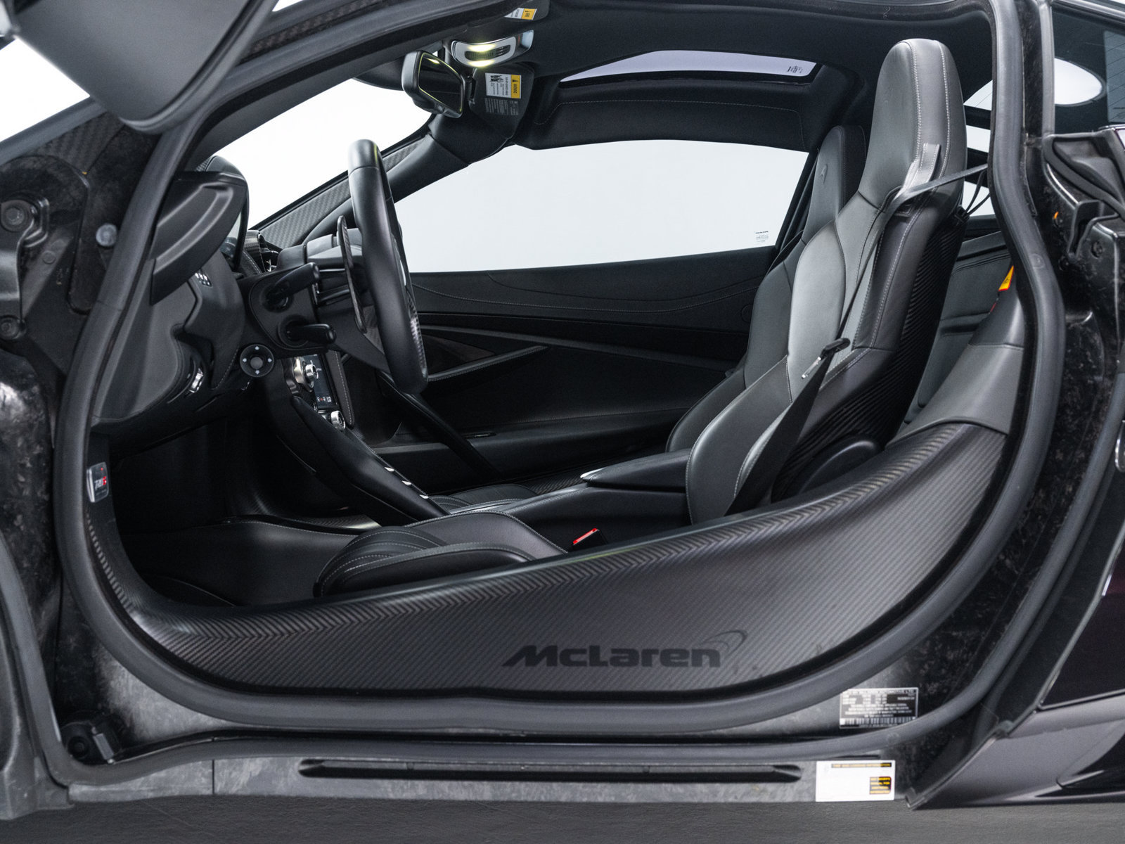 Used 2018 McLaren 720S Luxury photo 29