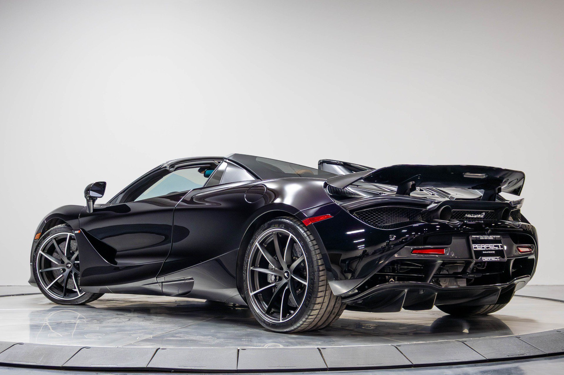 Used 2019 McLaren 720S Luxury photo 44