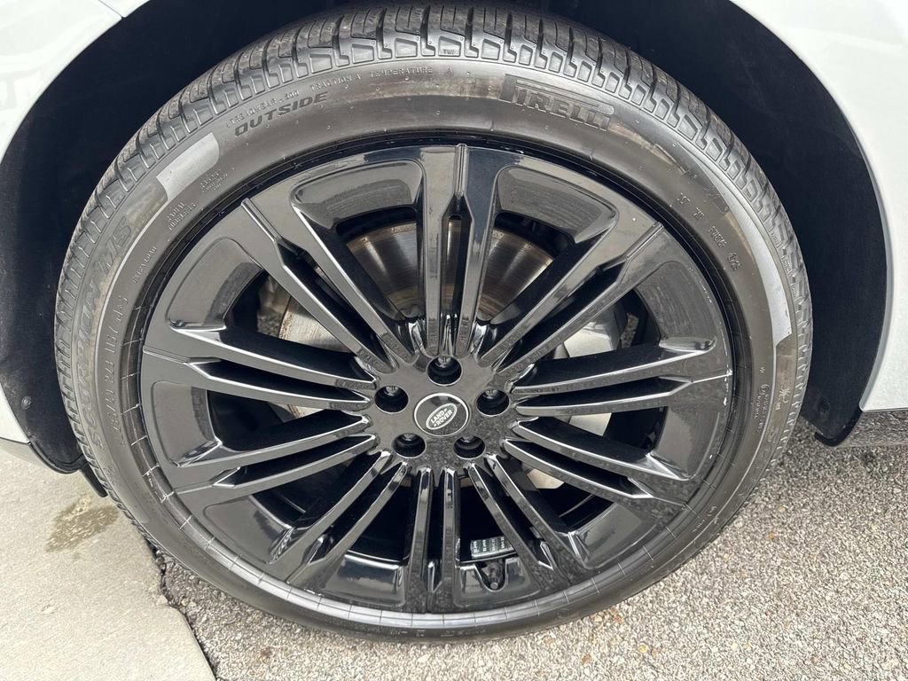 2025 Land Rover Range Rover Long Wheelbase SE