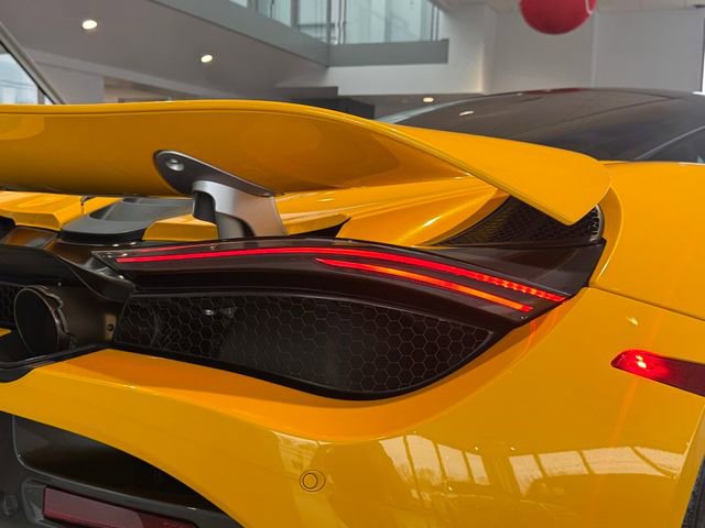 Used 2019 McLaren 720S Performance photo 21
