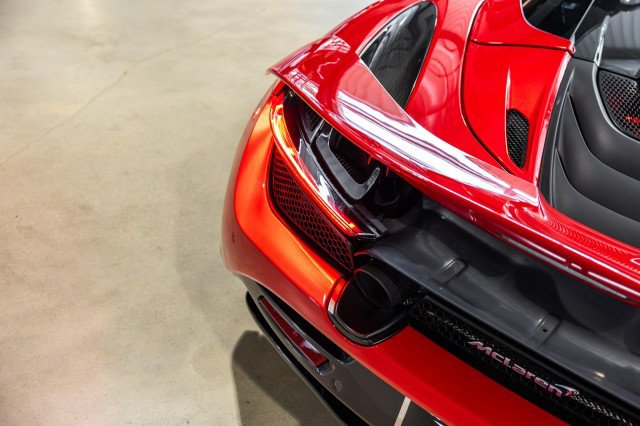 Used 2022 McLaren 720S Performance photo 18