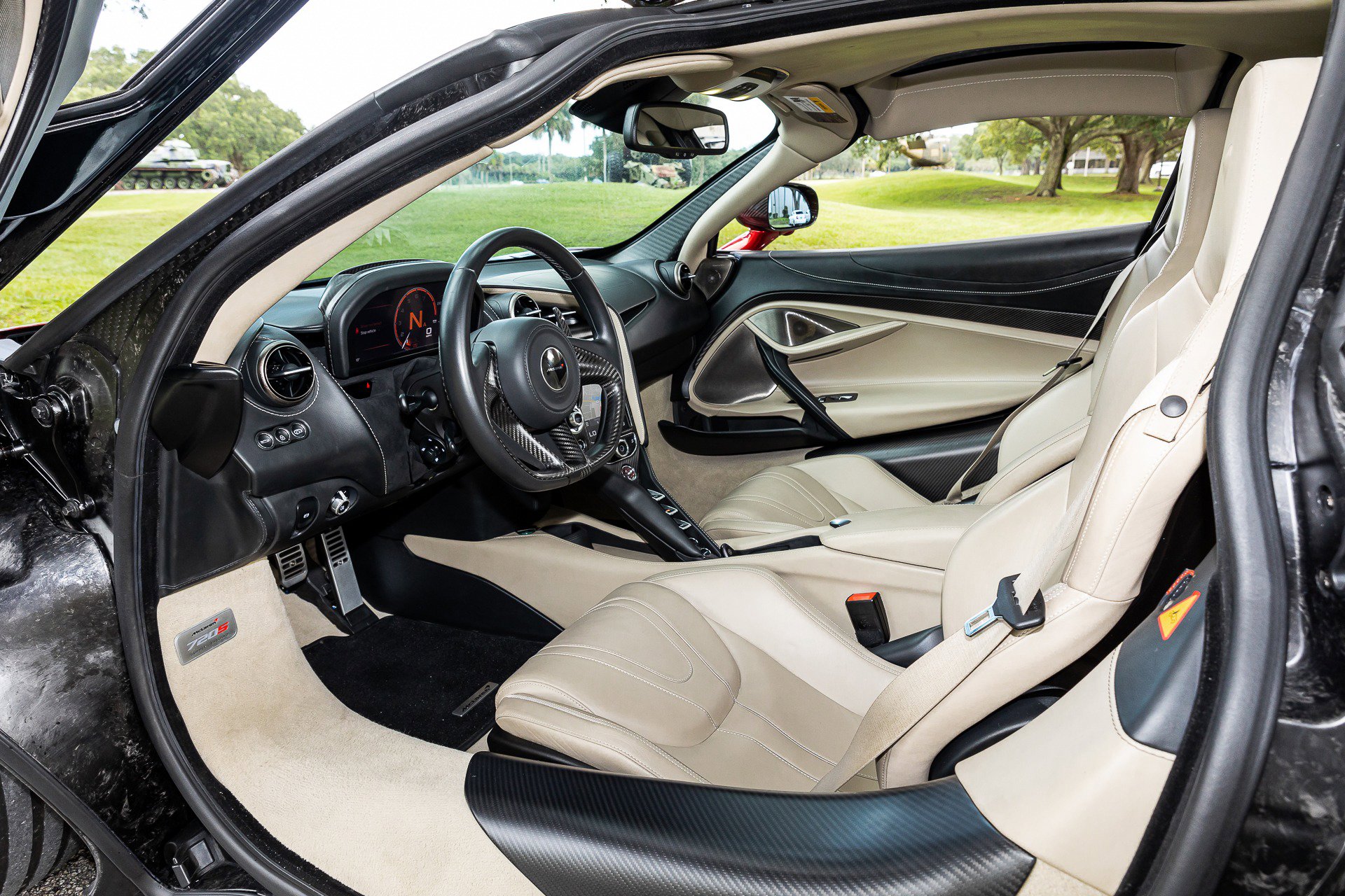Used 2018 McLaren 720S Luxury photo 44