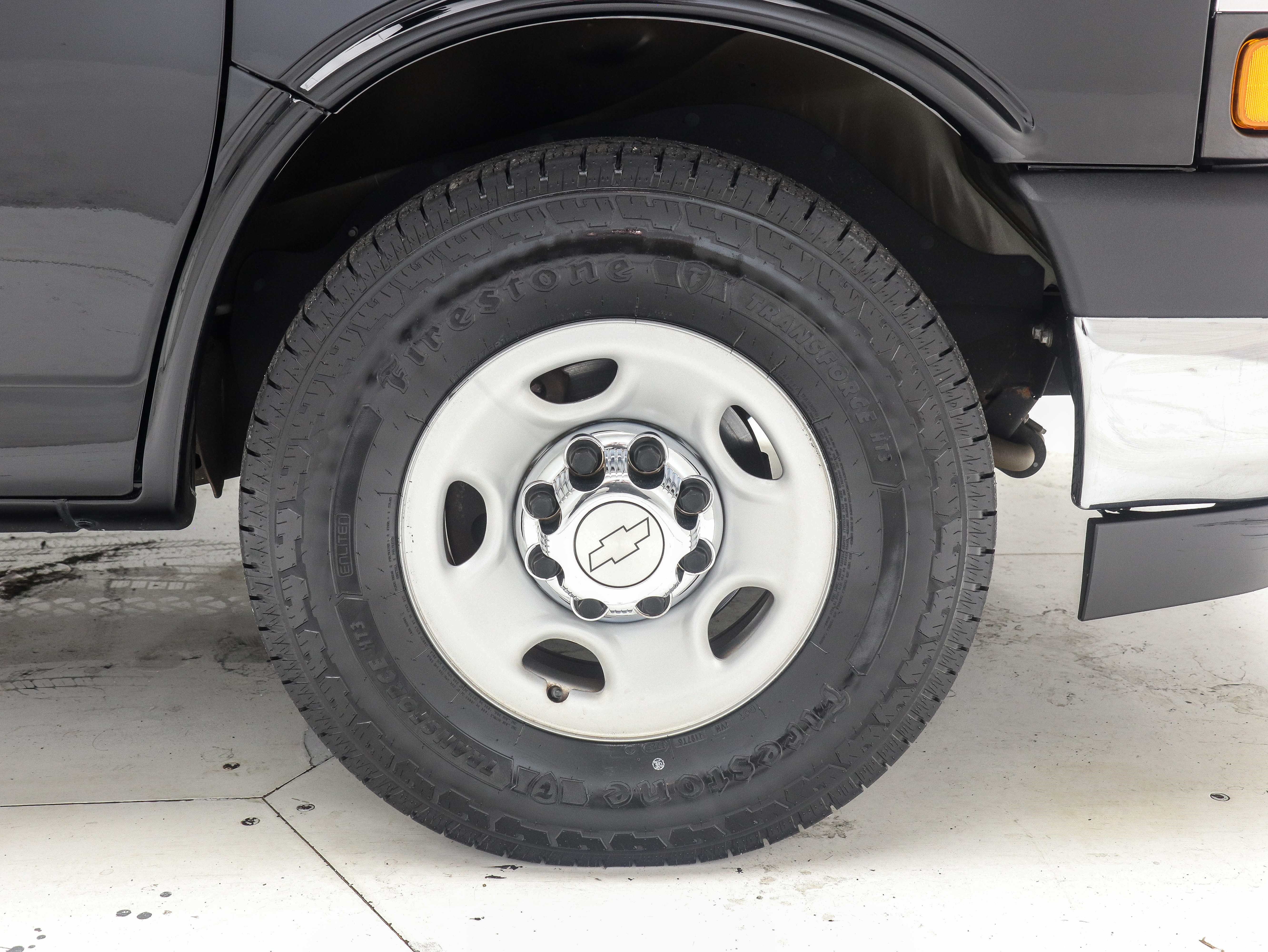 2019 Chevrolet Express Passenger LT - Photo 28