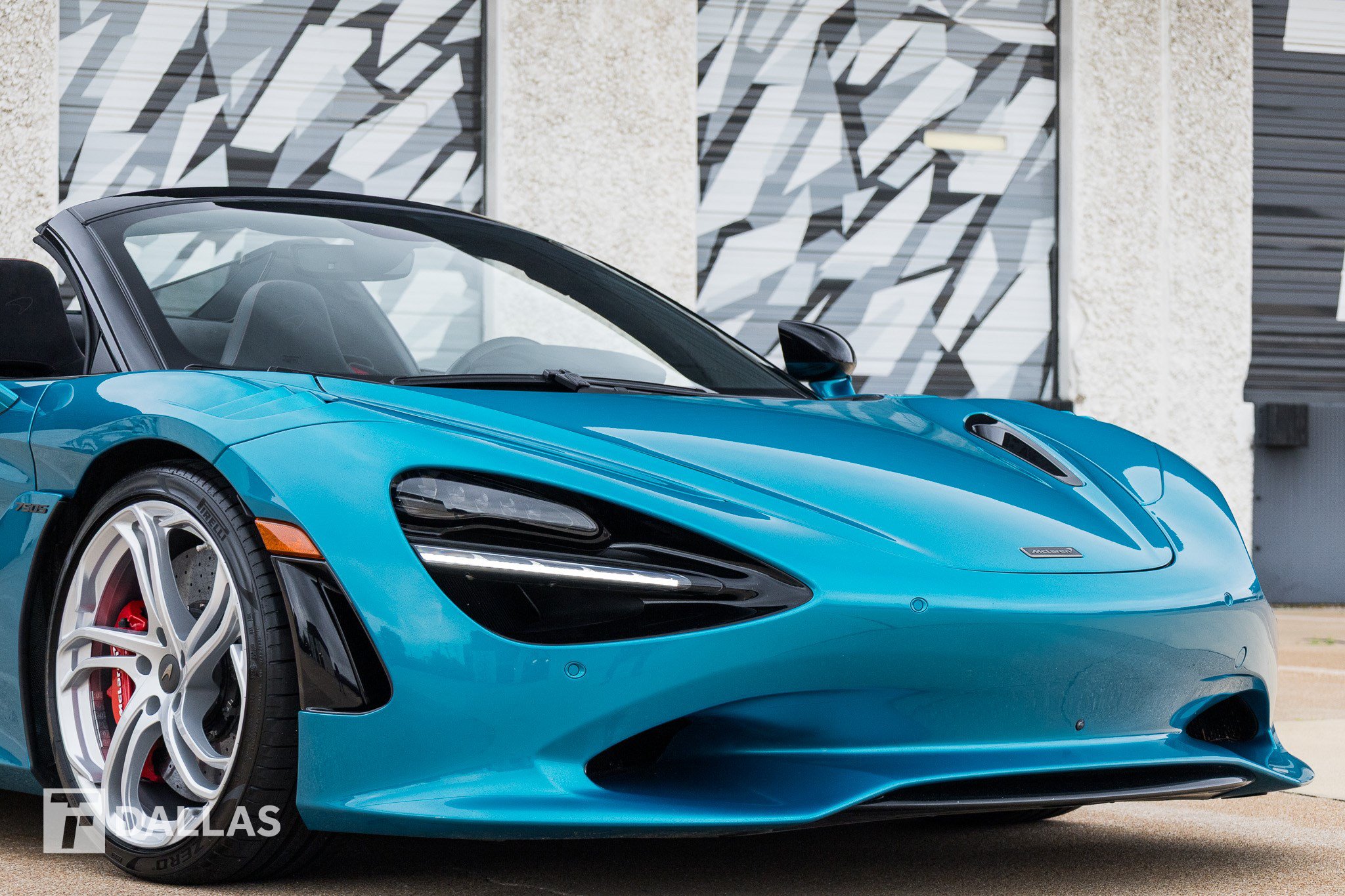 Used 2025 McLaren 750S Spider photo 2