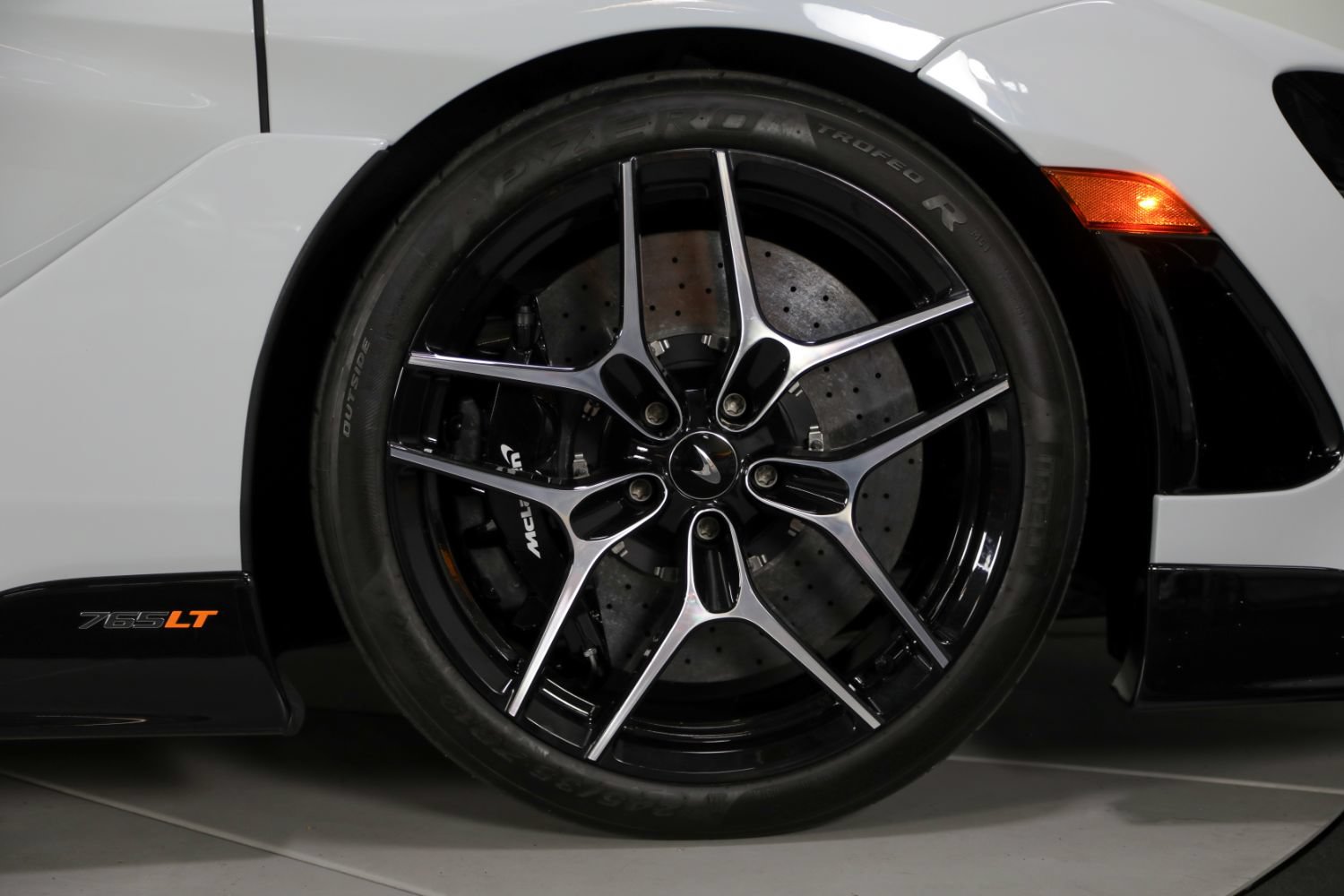 Used 2022 McLaren 765LT photo 33