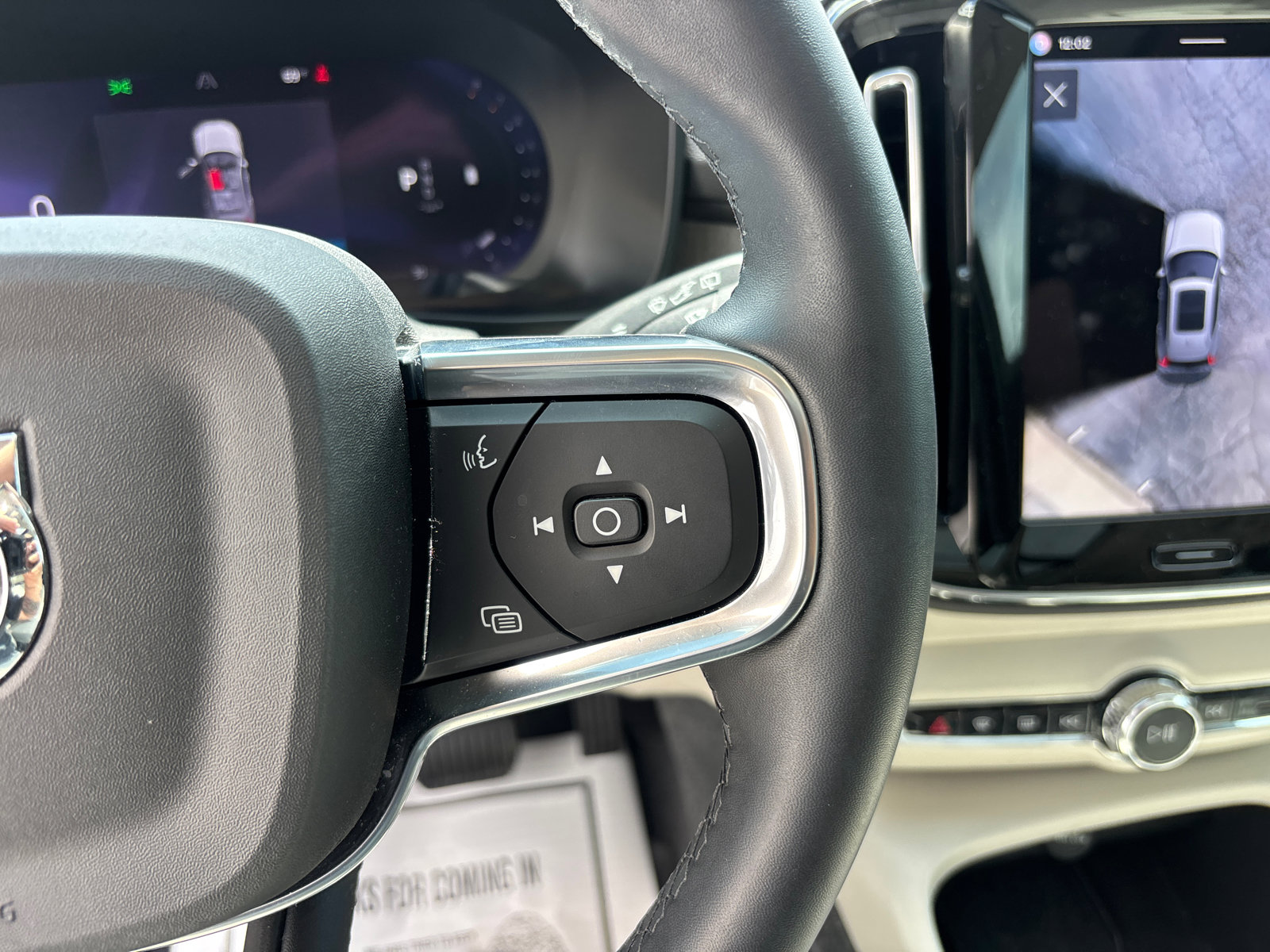 2024 Volvo Xc40 B5 Plus