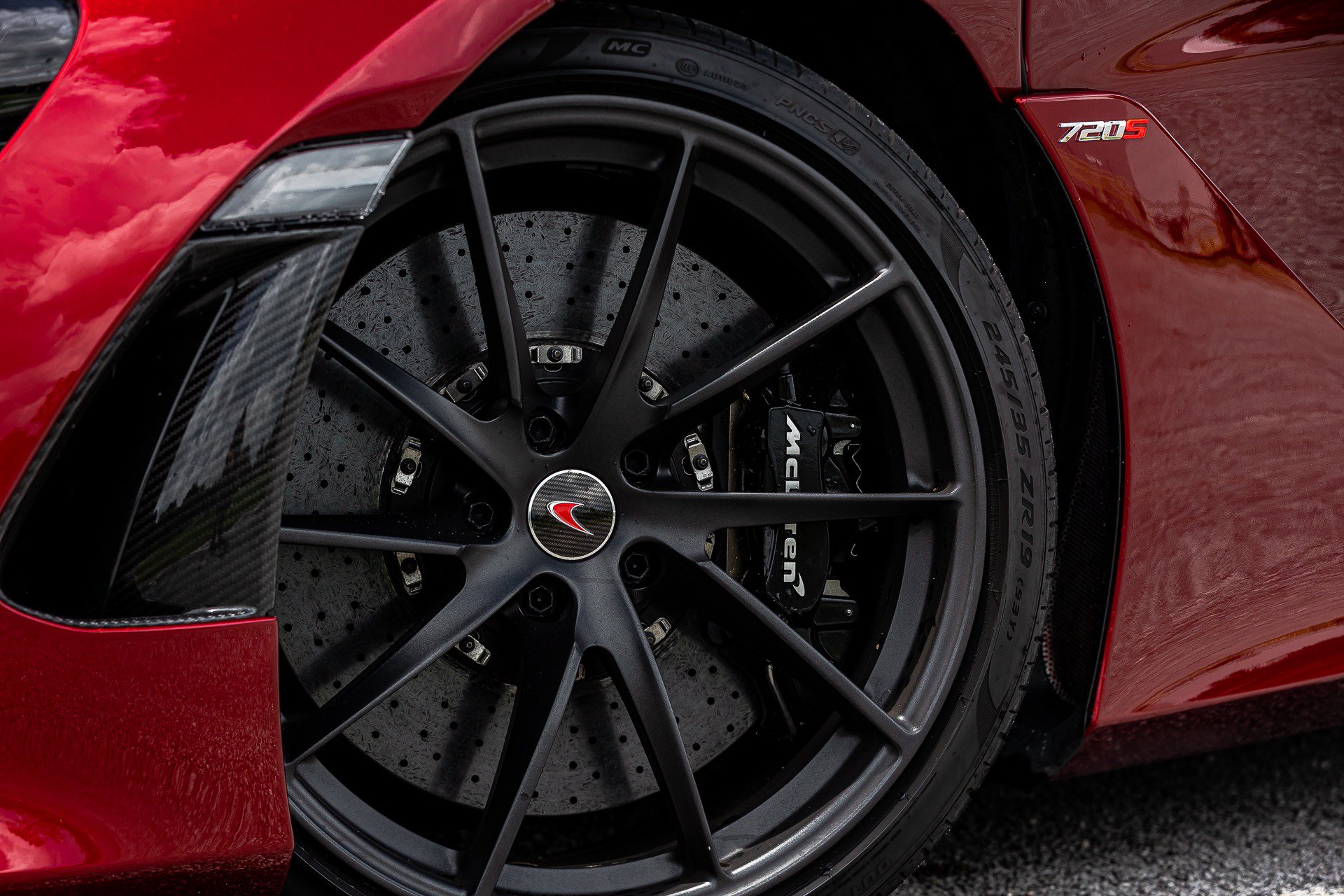 Used 2018 McLaren 720S Luxury photo 11