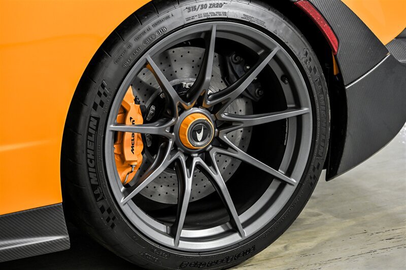 Used 2019 McLaren Senna photo 22