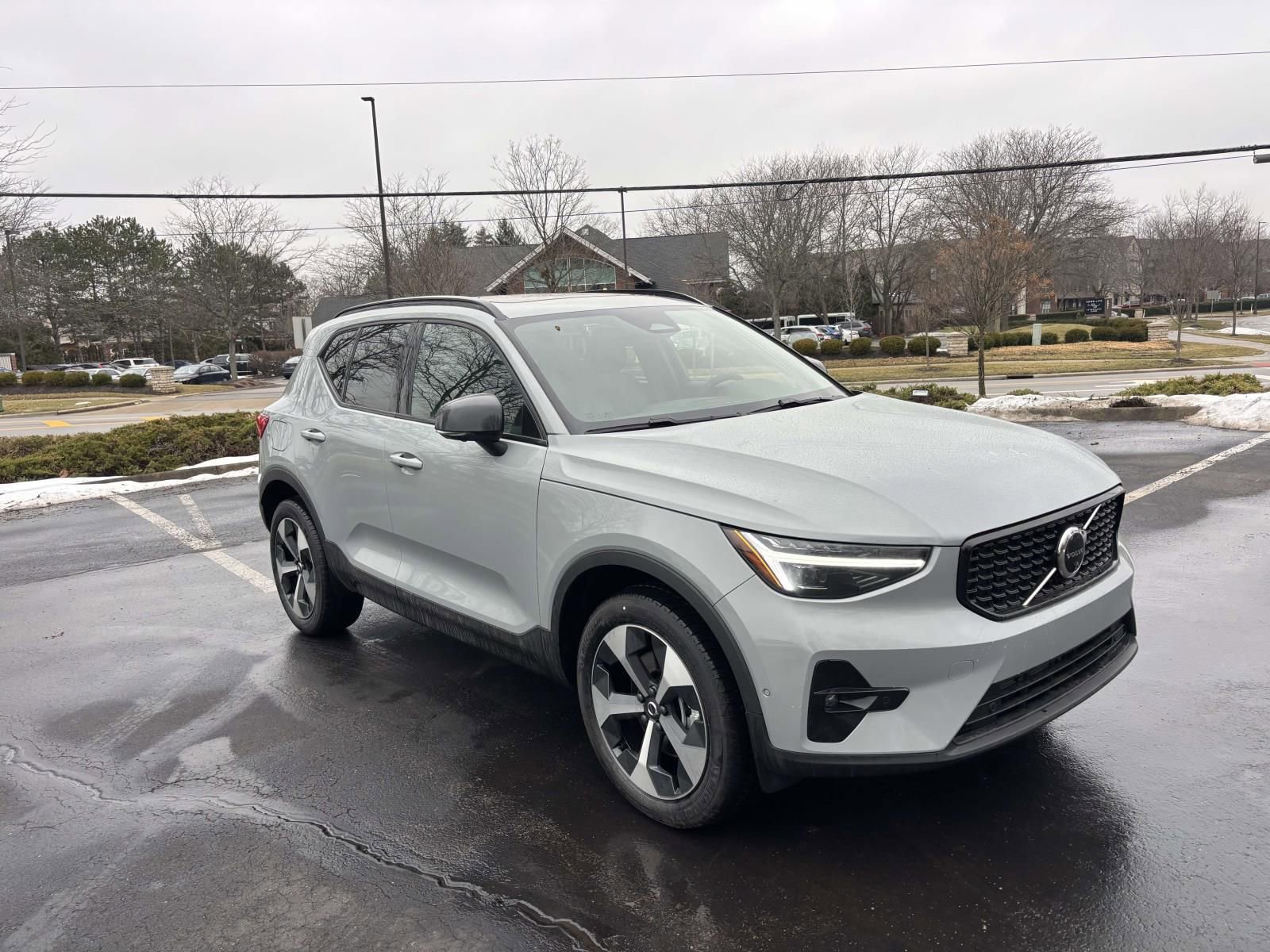 2026 Volvo Xc40 B5 Plus