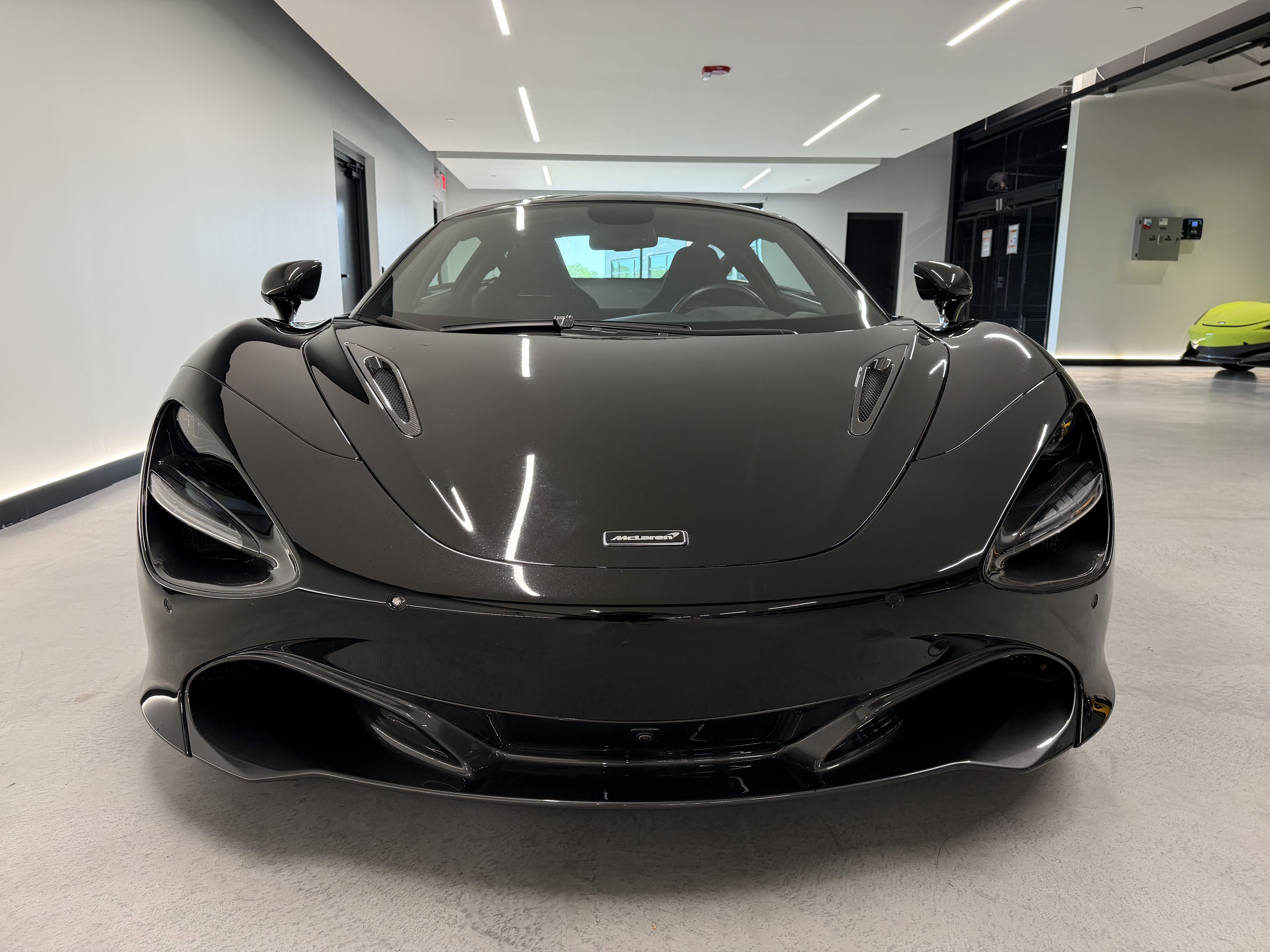 Used 2020 McLaren 720S Performance photo 9