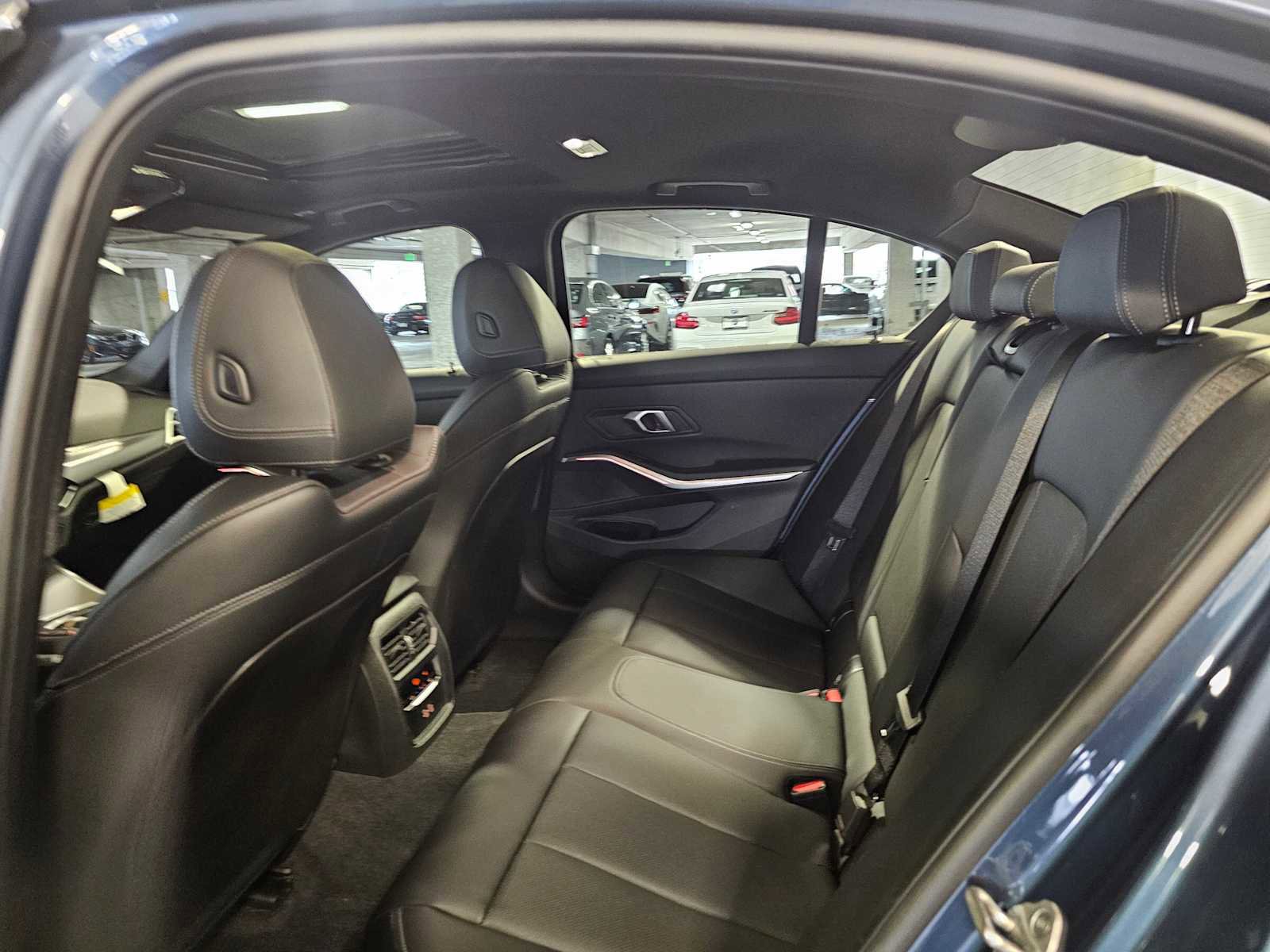 2025 BMW 330i xDrive Sedan