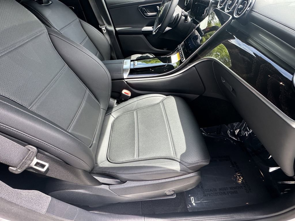 2025 Mercedes-Benz GLC 300 4MATIC