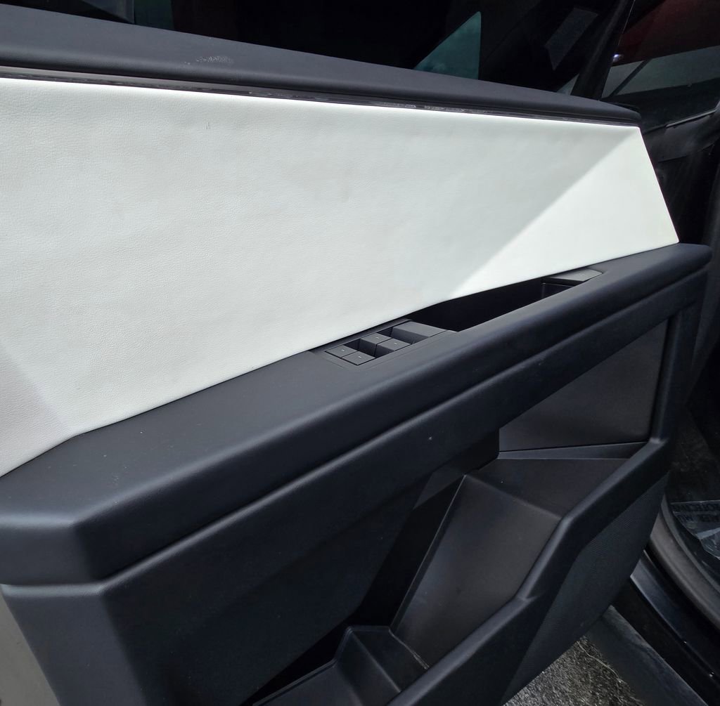 2024 Tesla Cybertruck AWD Crew Cab