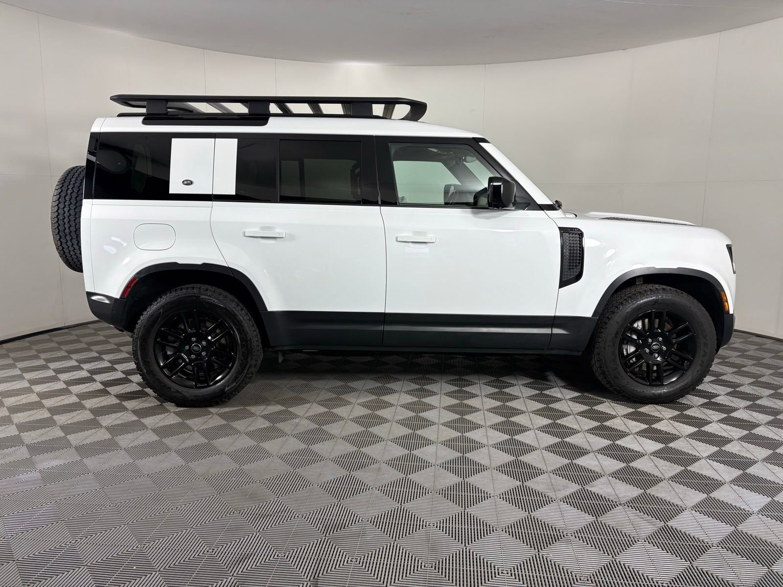 2024 Land Rover Defender 110 S