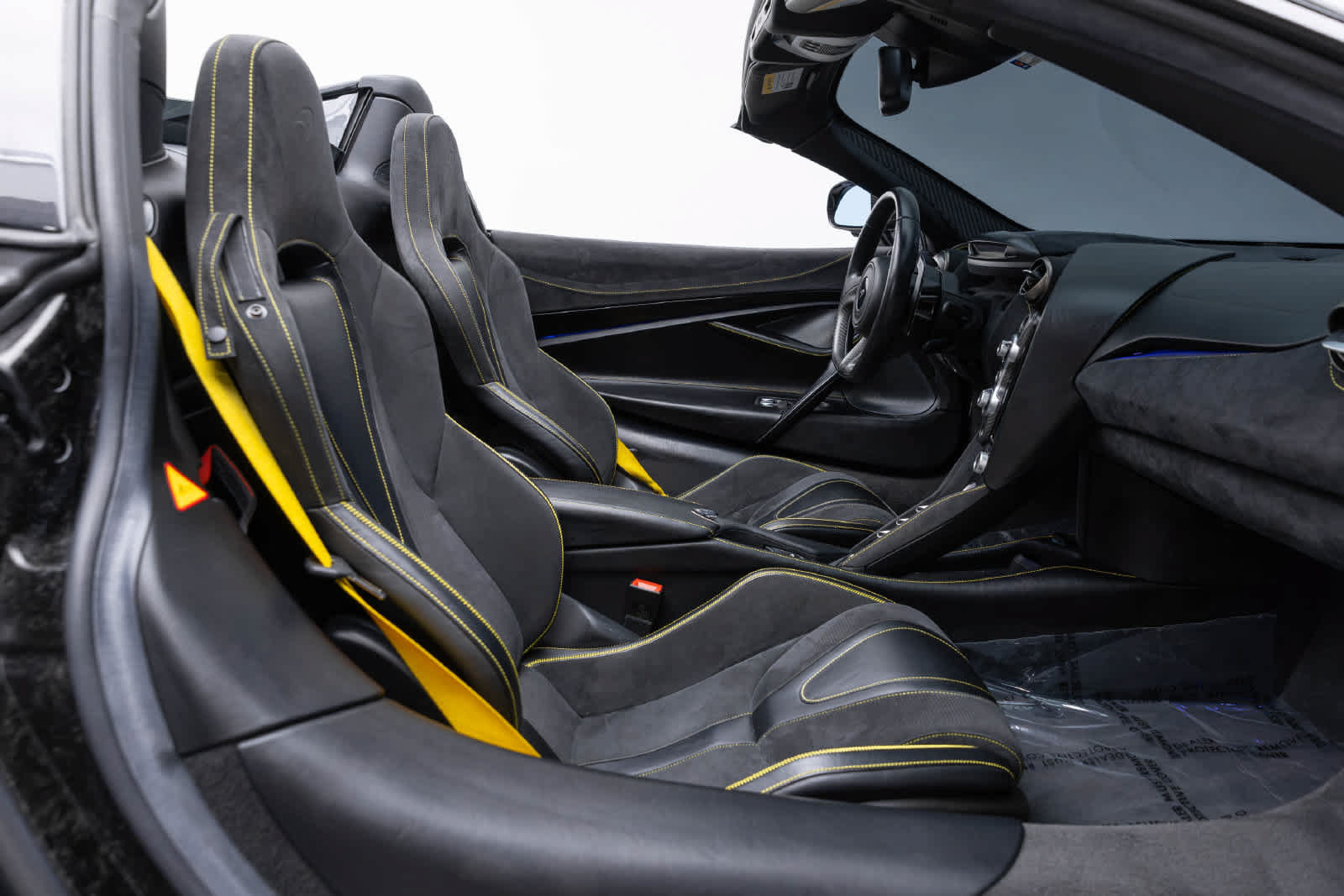 Used 2022 McLaren 720S Spider photo 16
