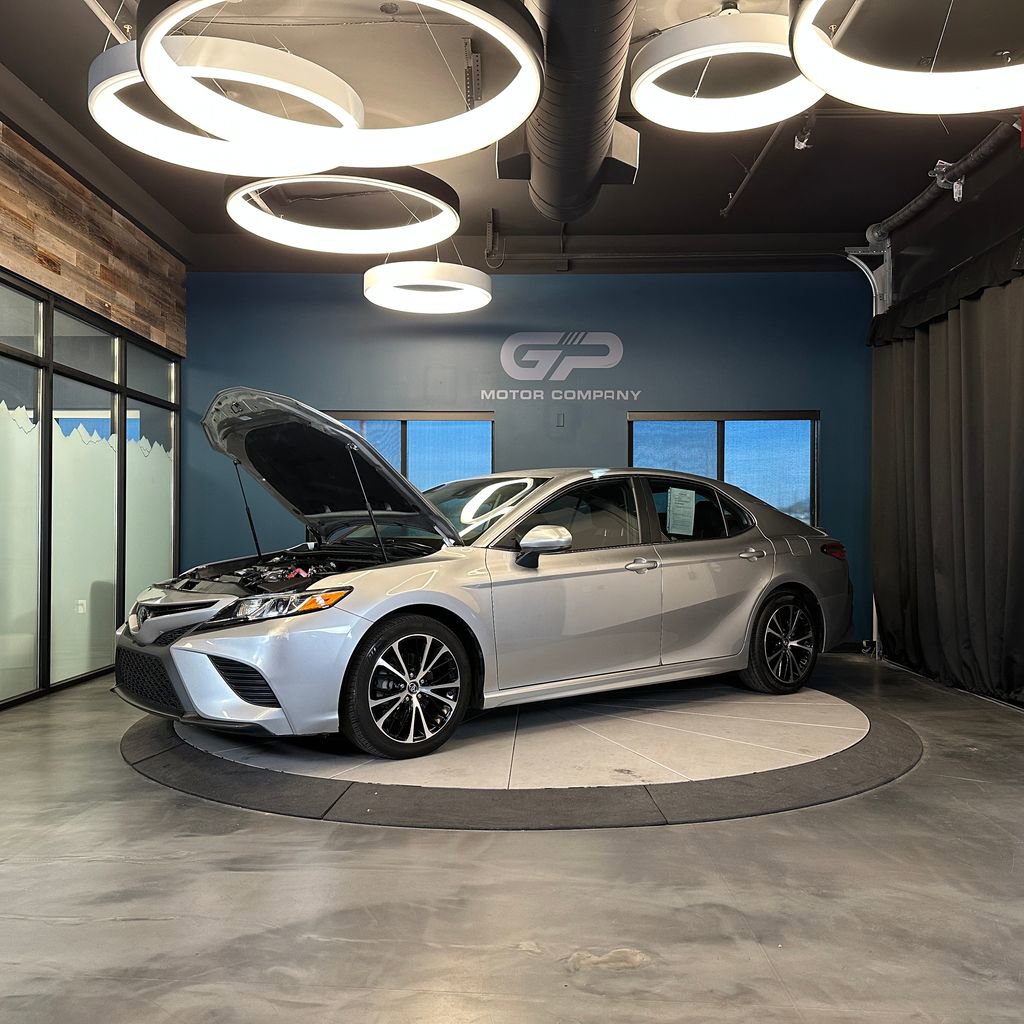 2019 Toyota Camry SE