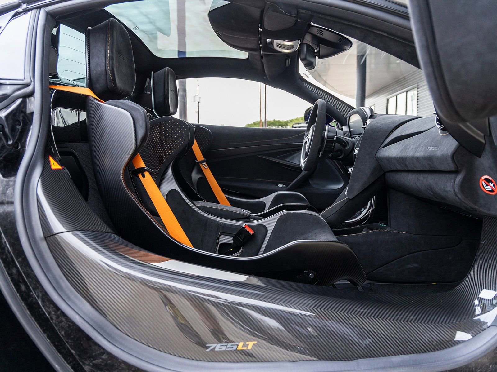 Used 2022 McLaren 765LT photo 38