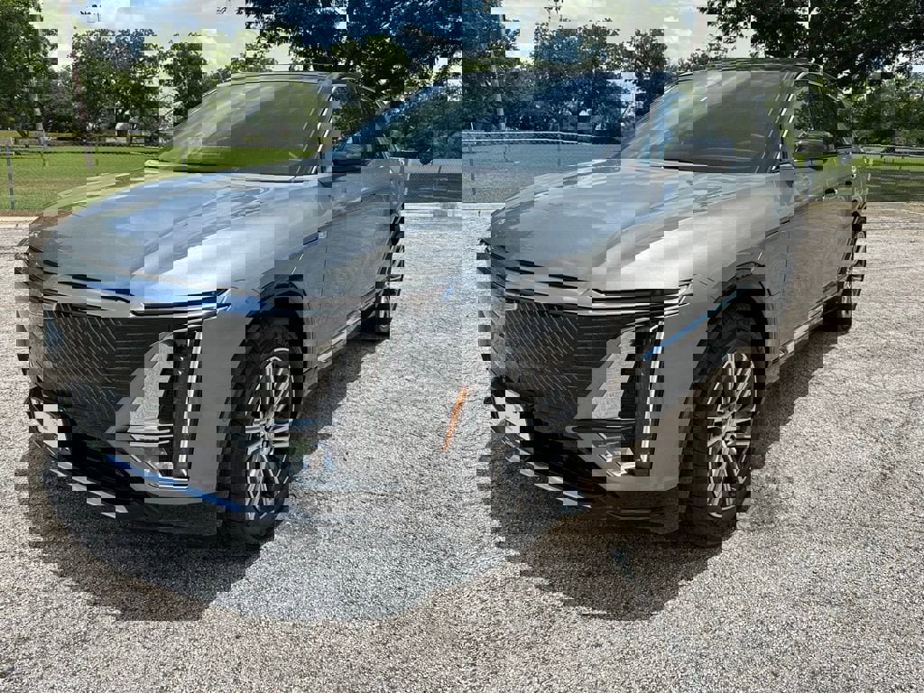 New 2025 Cadillac Lyriq Luxury