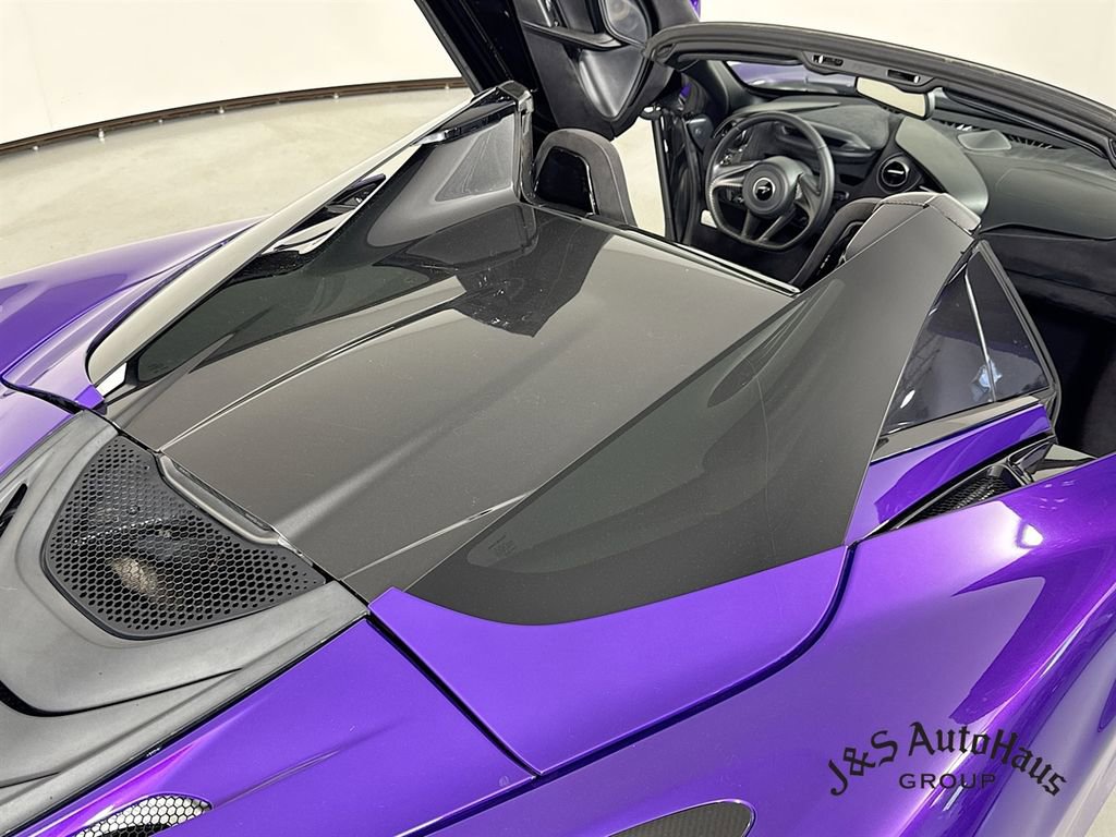 Used 2020 McLaren 720S Performance photo 34