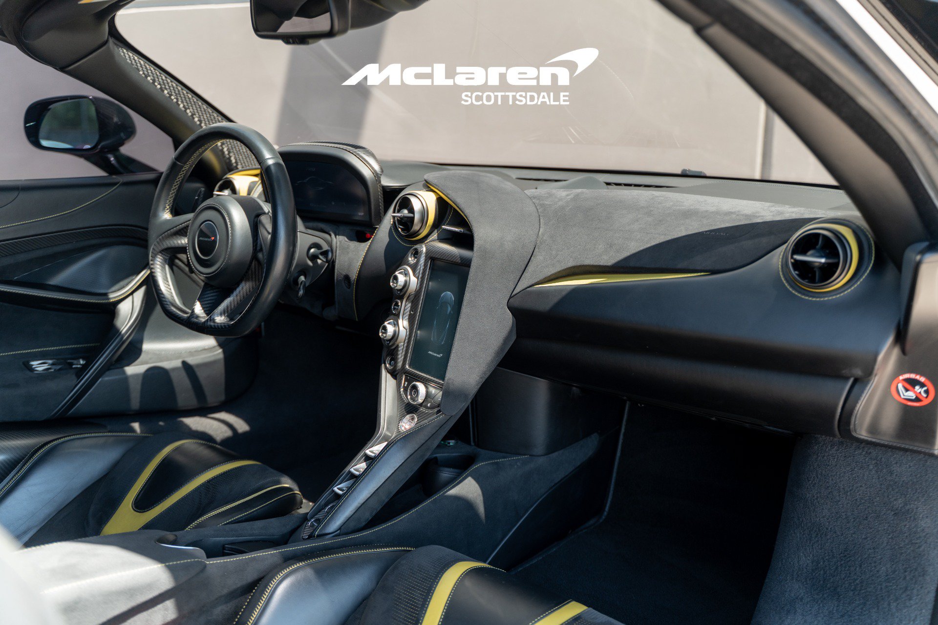 Used 2018 McLaren 720S Performance photo 17