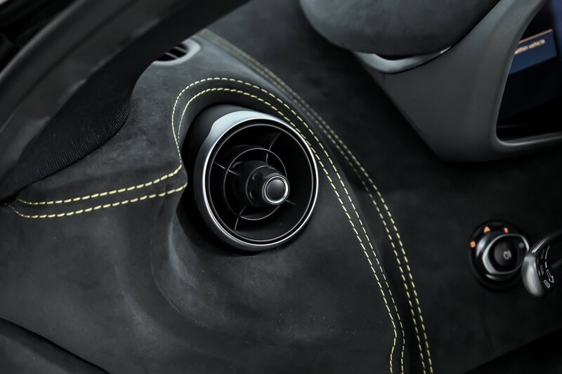 Used 2020 McLaren 600LT Spider photo 23