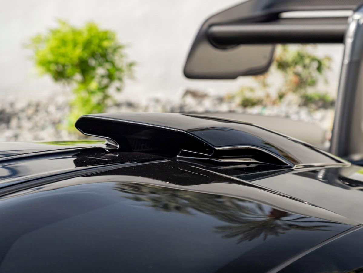 Used 2019 McLaren Senna photo 14