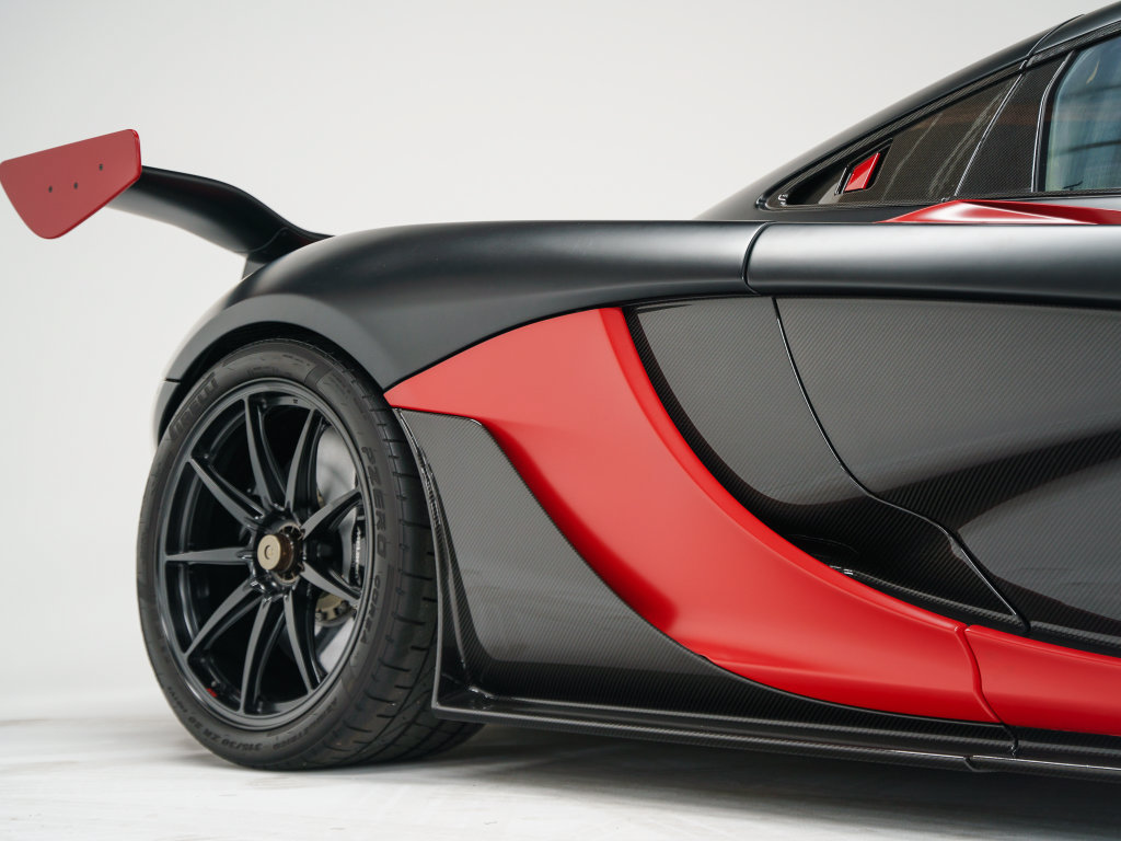 Used 2015 McLaren P1 photo 25