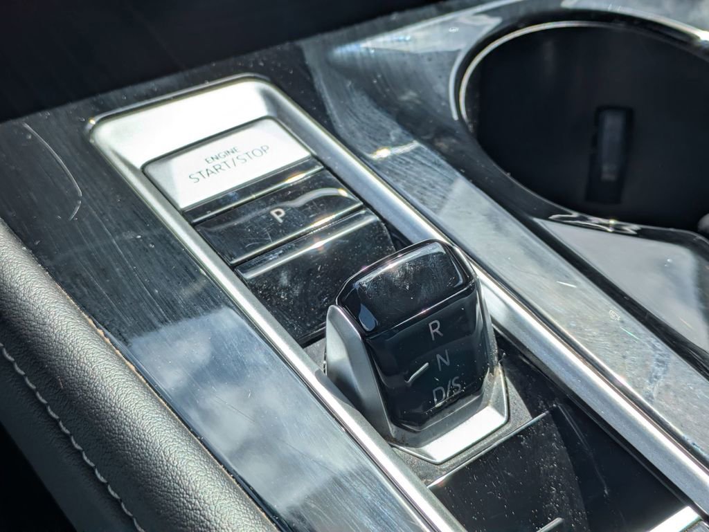 2025 Volkswagen Atlas SE