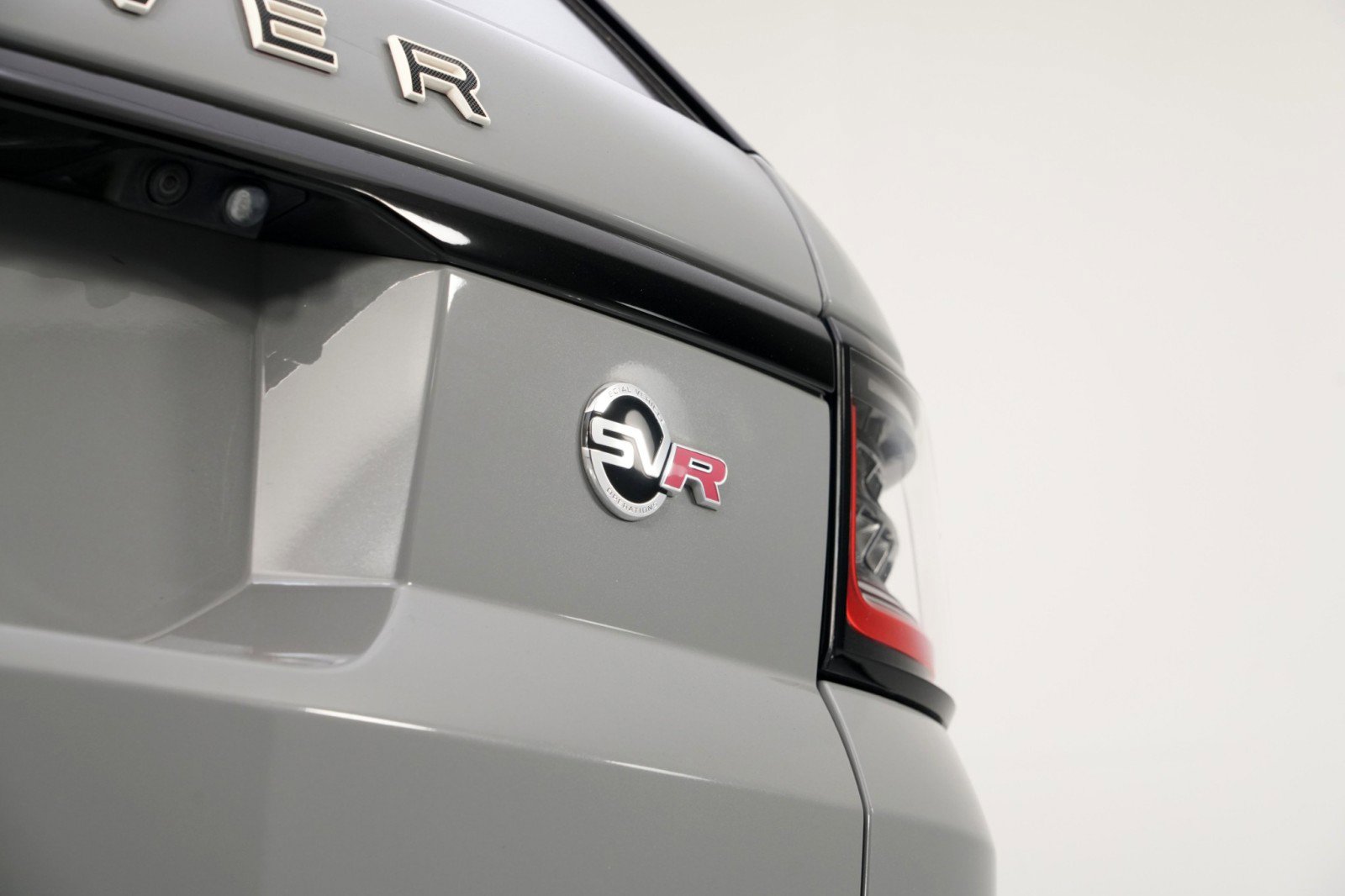 2022 Land Rover Range Rover Sport SVR Carbon Edition