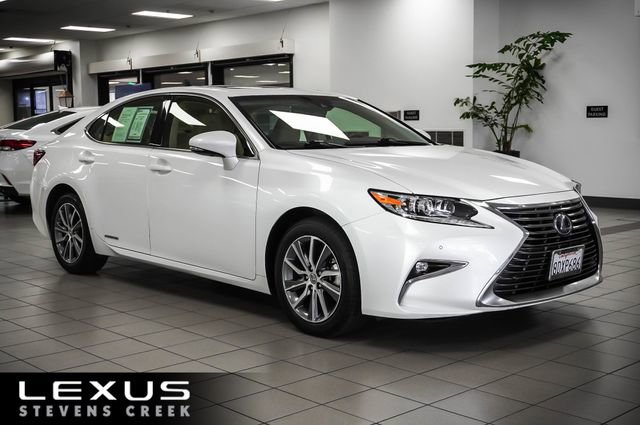 Used 2018 Lexus ES 300h w/ Navigation Package