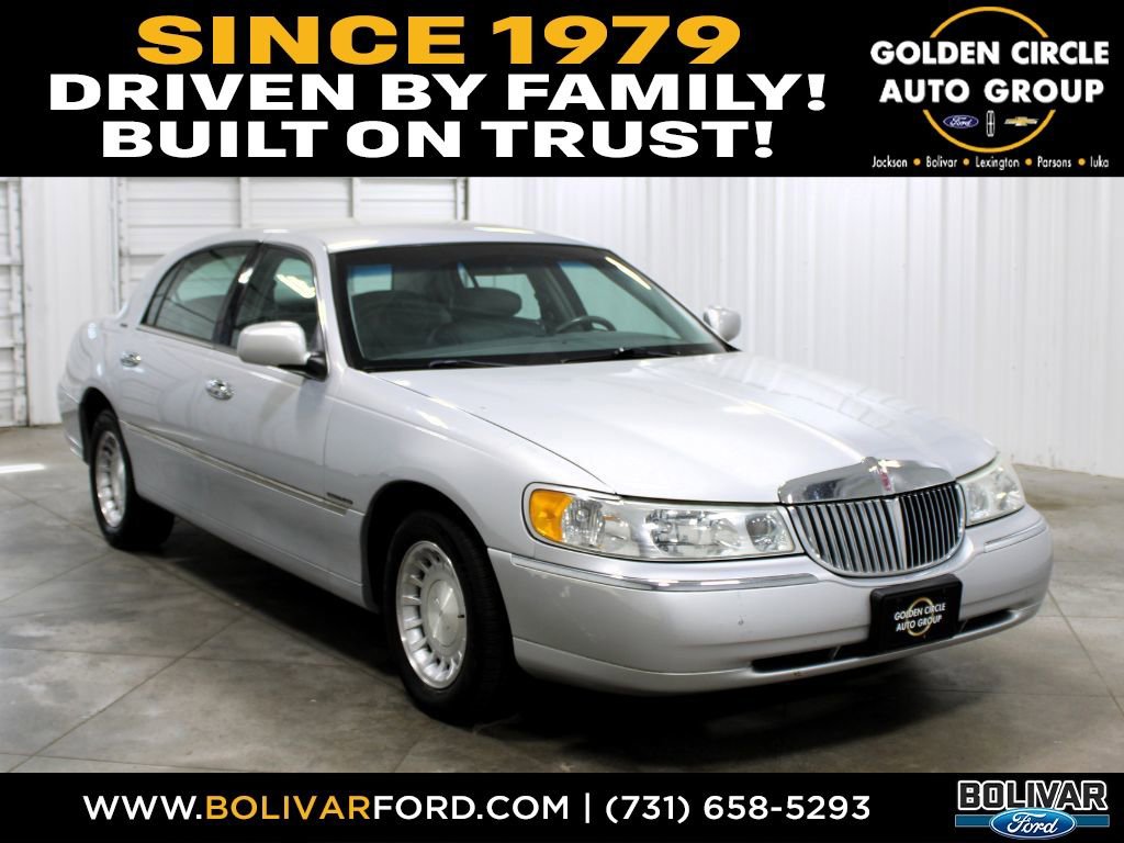 Used 2002 Lincoln Town Car Executive