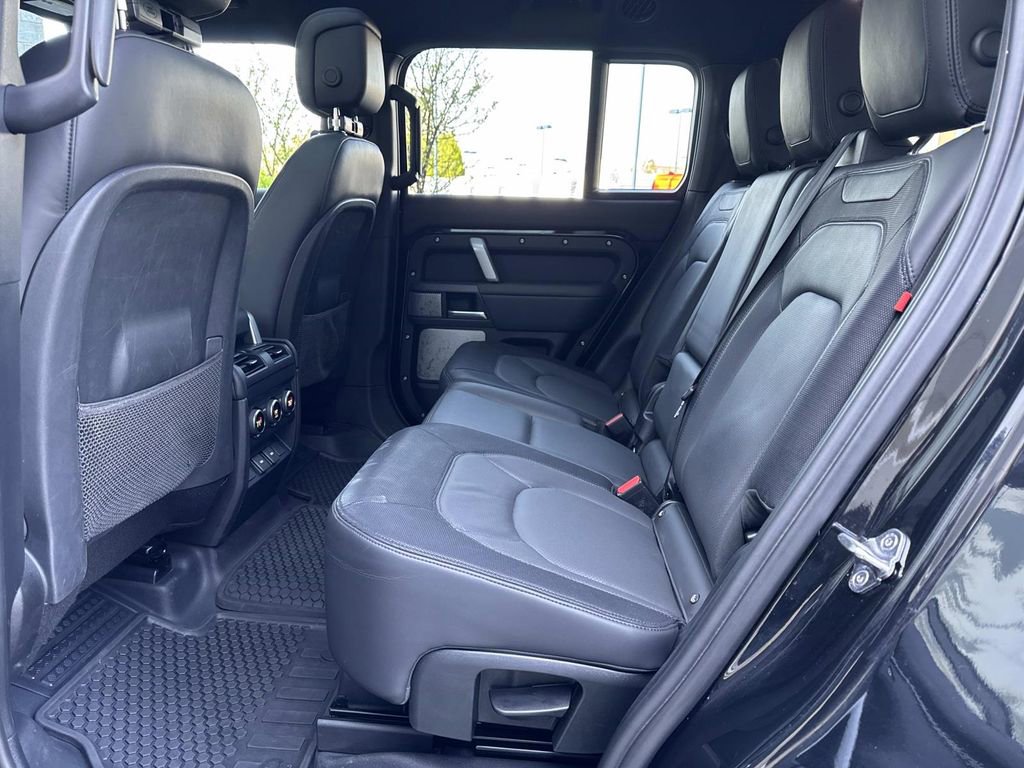 2023 Land Rover Defender 130 X-Dynamic SE