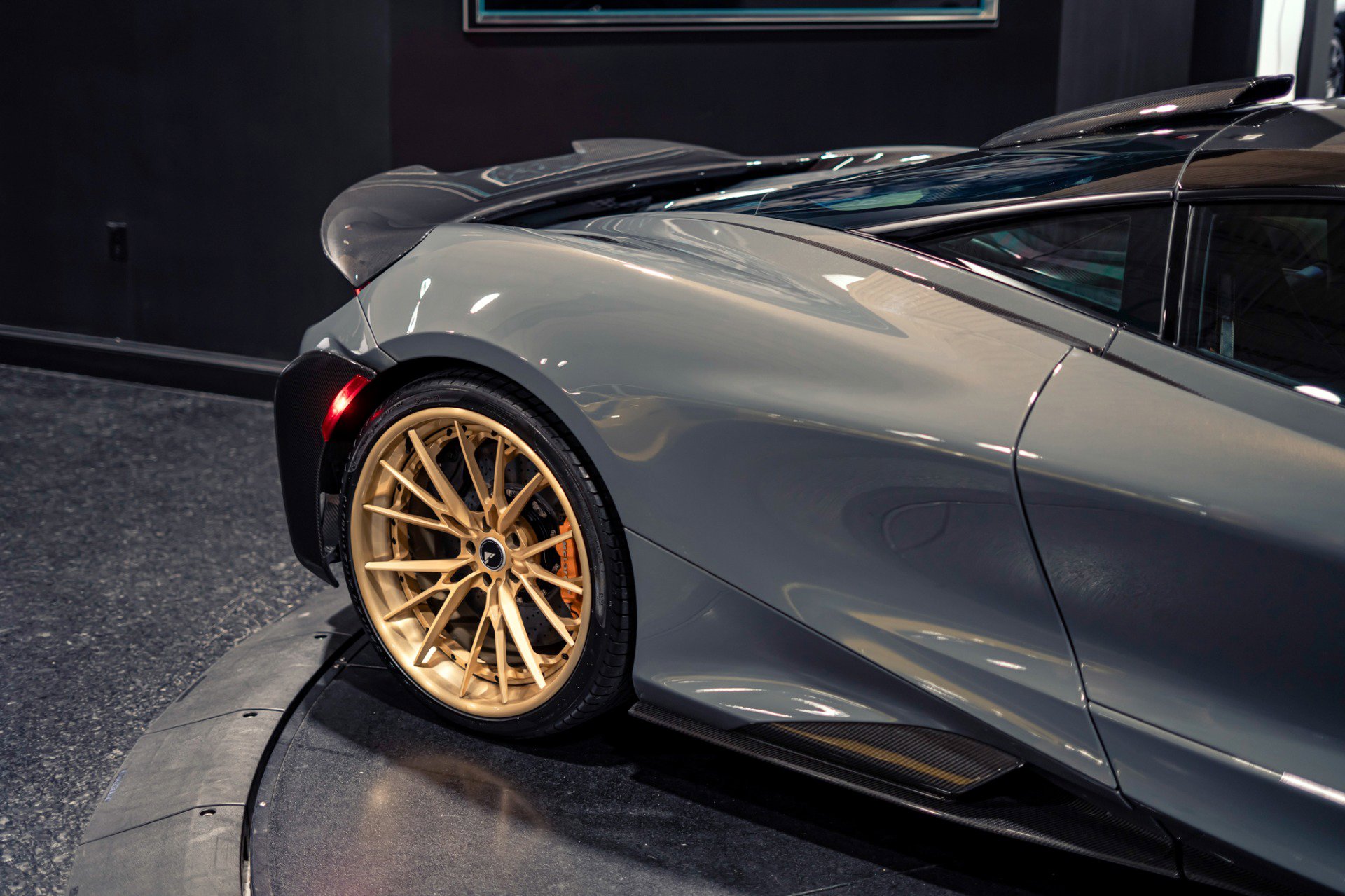 Used 2021 McLaren 765LT photo 5