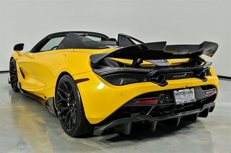 Used 2022 McLaren 720S Luxury photo 13