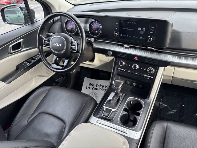 2024 Kia Carnival LX