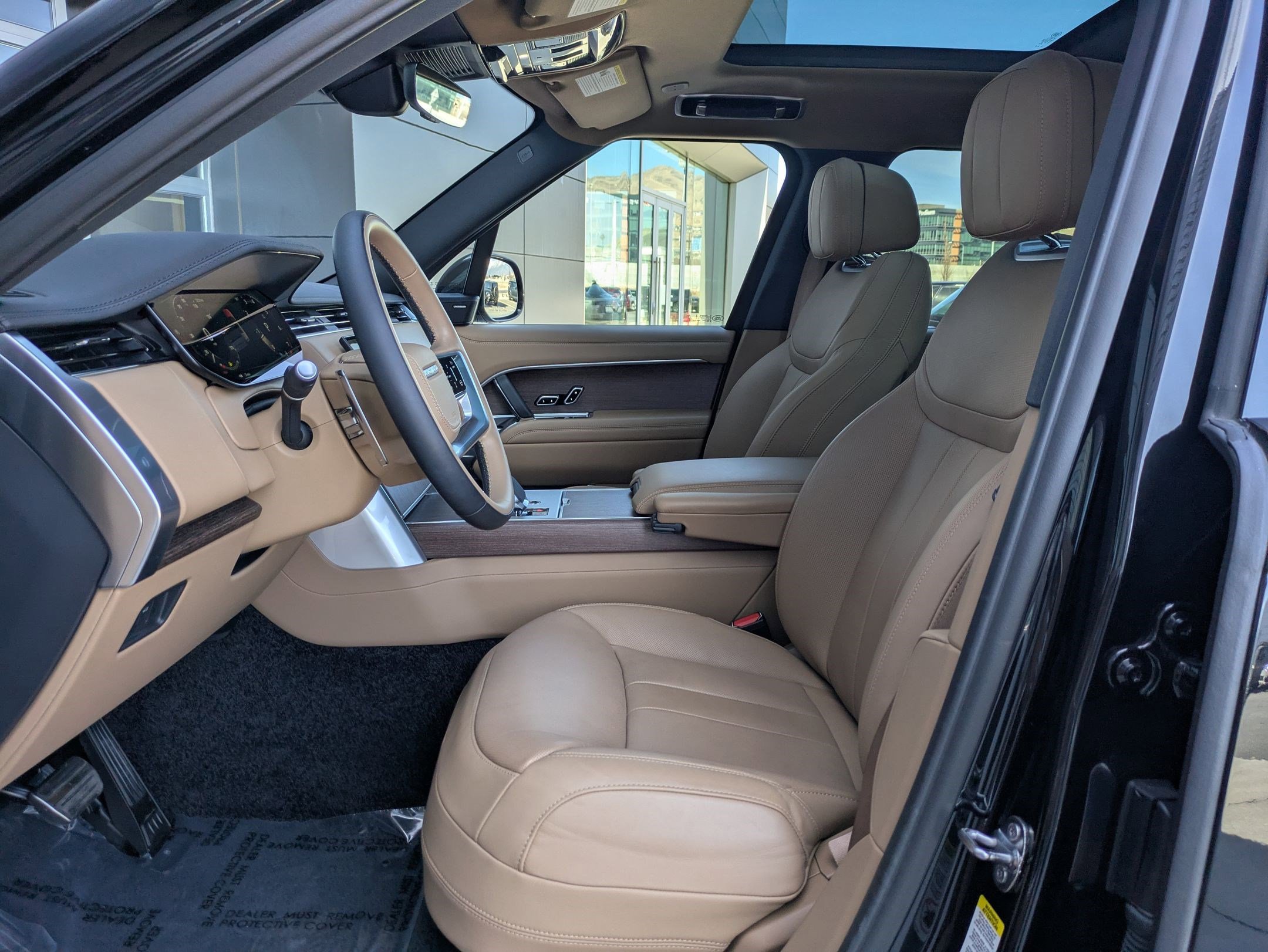 2025 Land Rover Range Rover SE