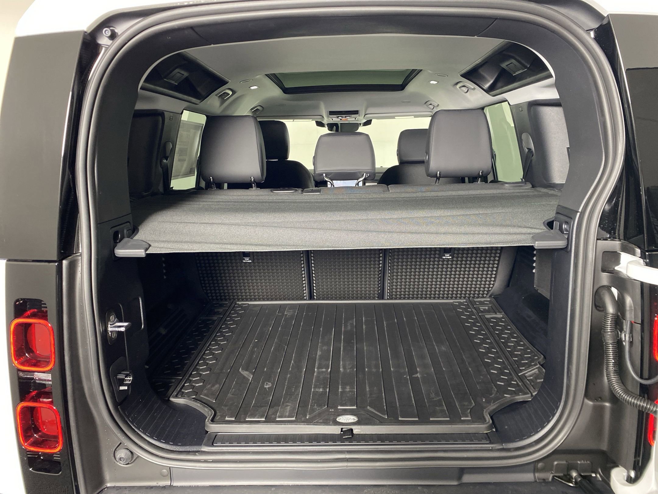 2025 Land Rover Defender 110 S