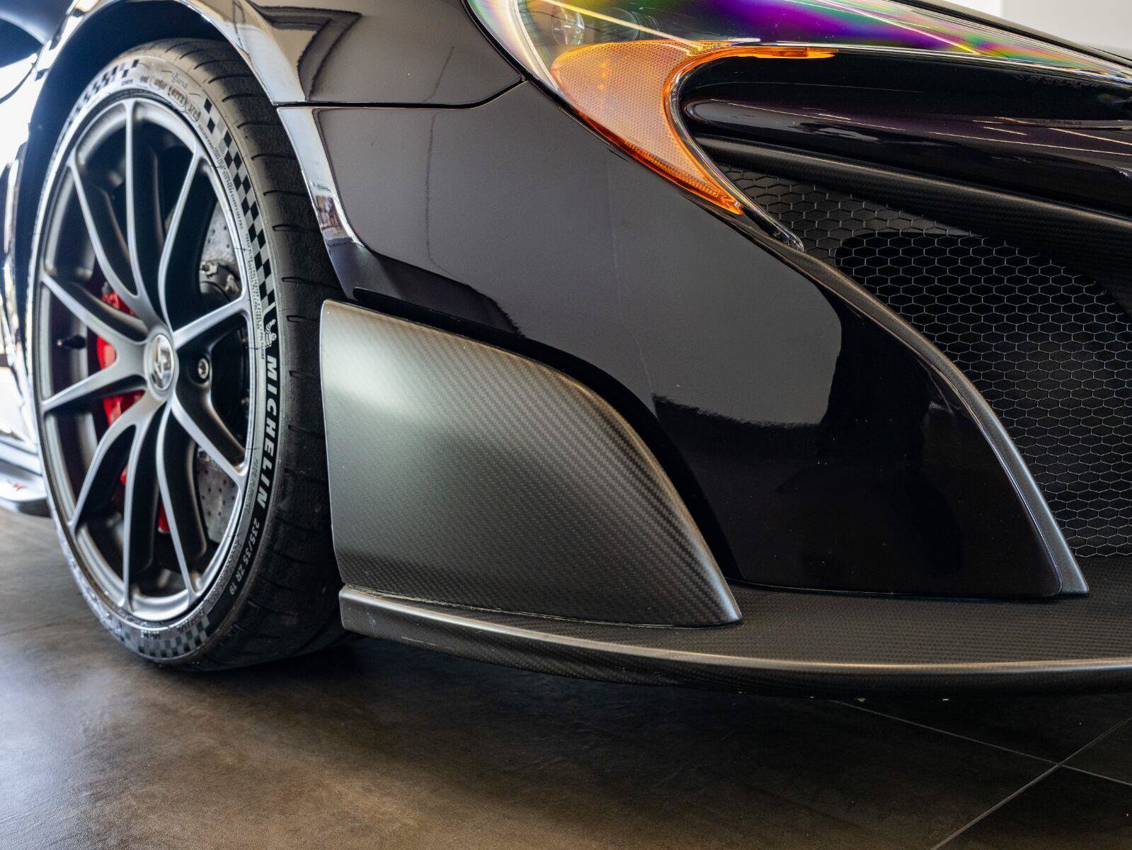 Used 2016 McLaren 675LT Coupe photo 26