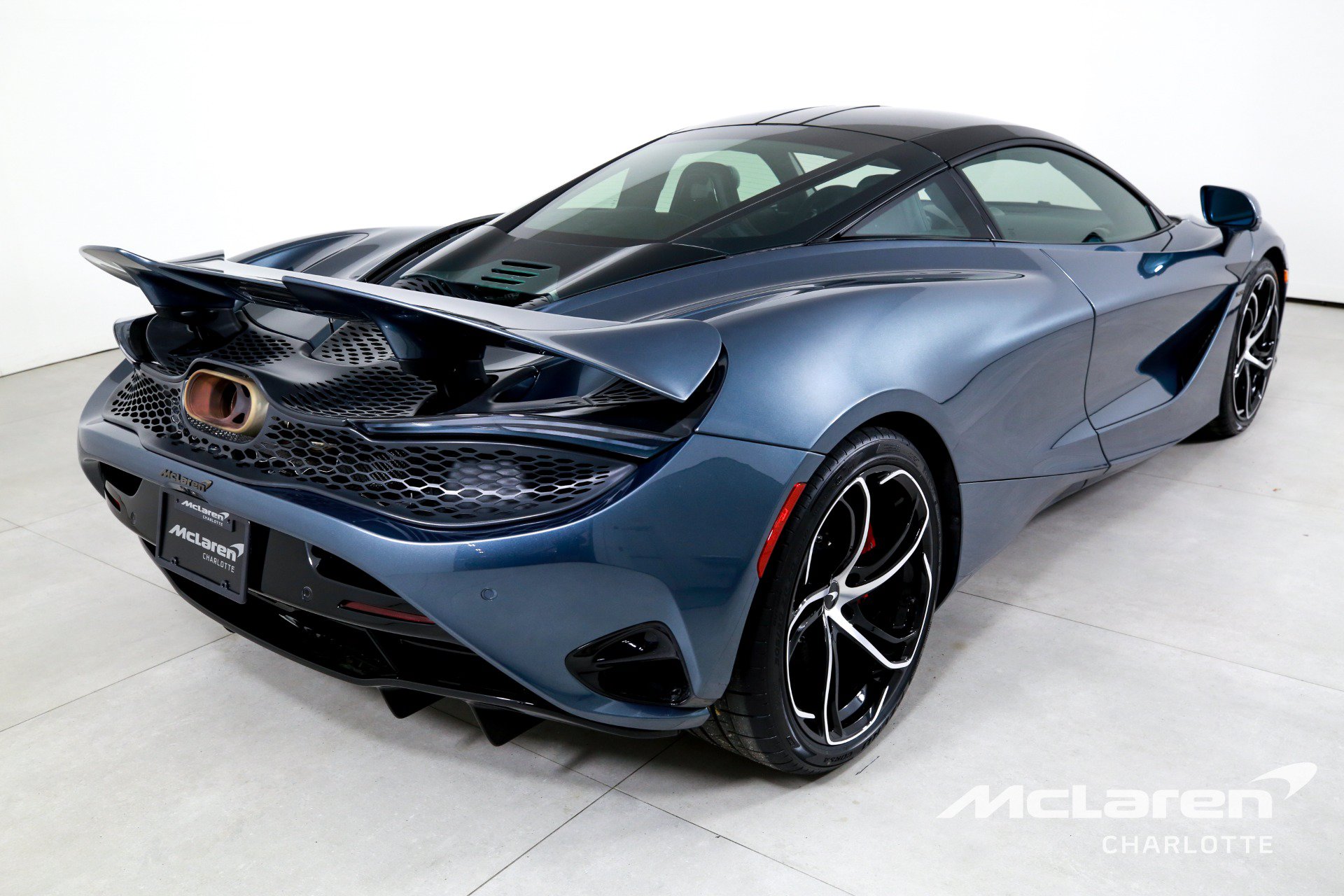 Used 2025 McLaren 750S photo 9