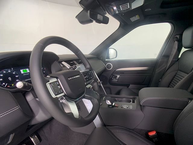 2025 Land Rover Discovery Dynamic SE