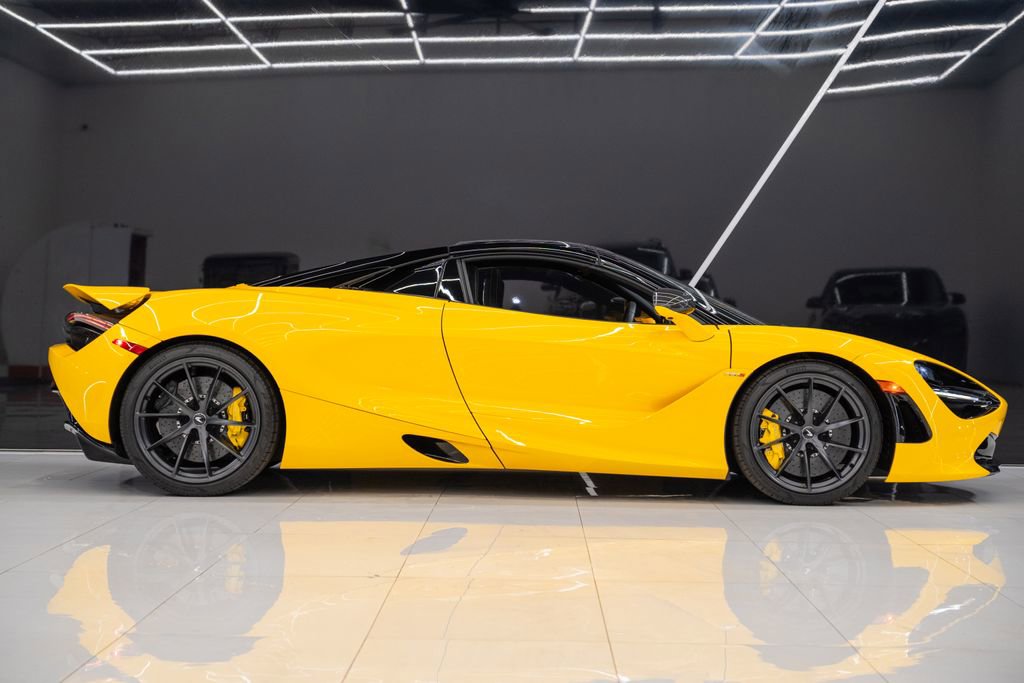 Used 2023 McLaren 720S Luxury photo 13
