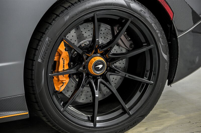 Used 2019 McLaren Senna photo 23