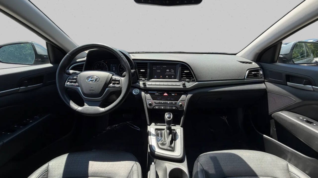 2017 Hyundai Elantra Limited - Photo 10
