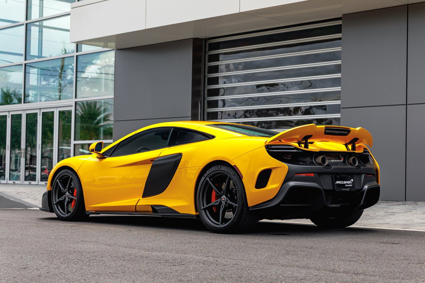 Used 2016 McLaren 675LT Coupe photo 18