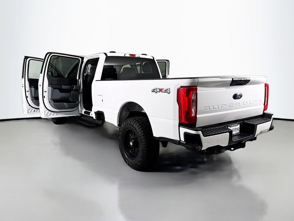 2023 Ford F350 XLT